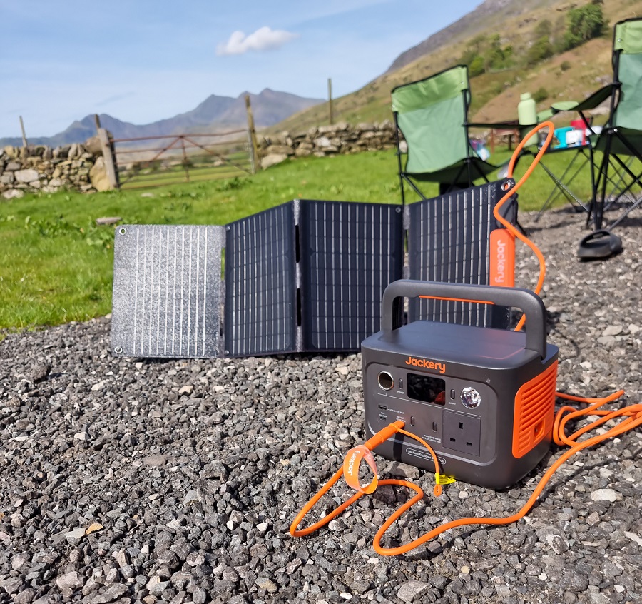 Review: Jackery Solar Generator 300 Plus