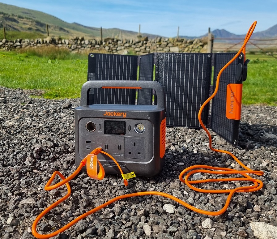 Review: Jackery Solar Generator 300 Plus