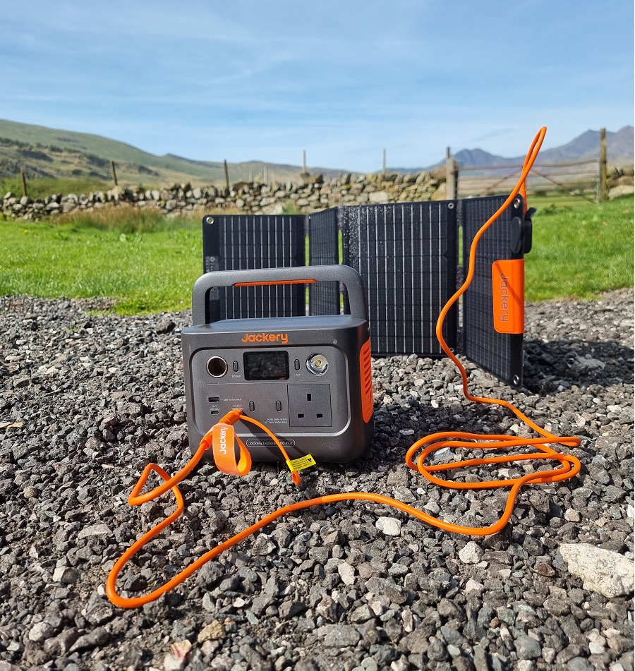 Review: Jackery Solar Generator 300 Plus